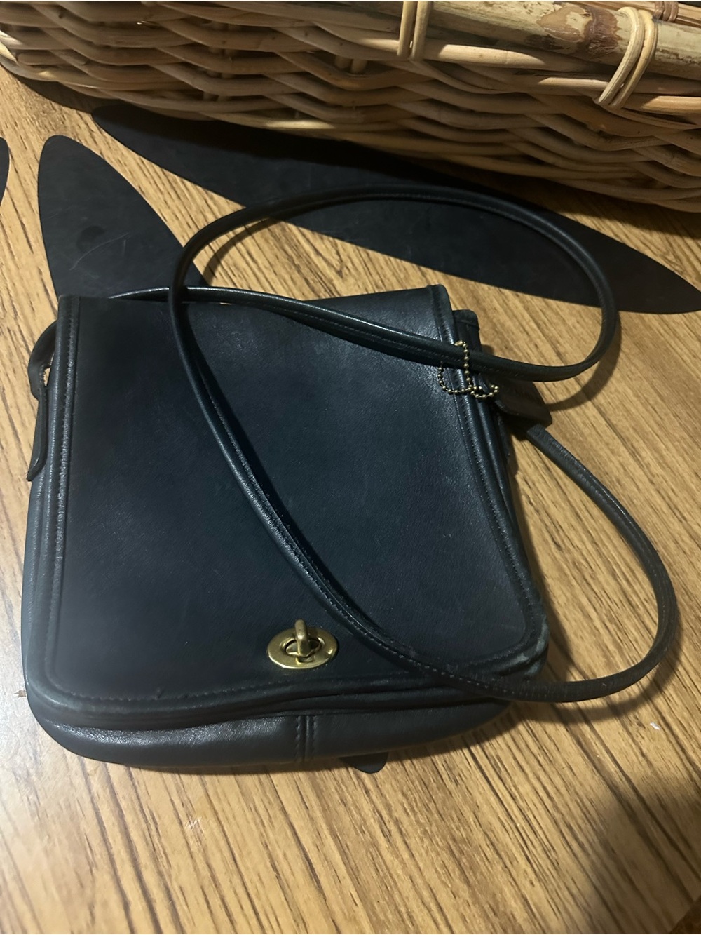 Vintage coach leather crossbody bag with Turn-Lock Closure